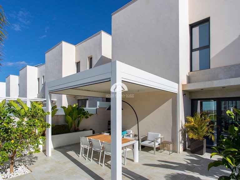Villa for Sale in Rojales Rojales - Ciudad Quesada, Alicante 2