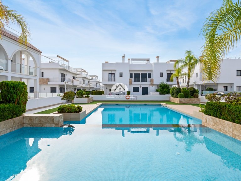 Villa for Sale in Ciudad Quesada Rojales - Ciudad Quesada, Alicante 4
