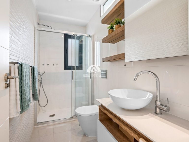 Villa for Sale in Ciudad Quesada Rojales - Ciudad Quesada, Alicante 32