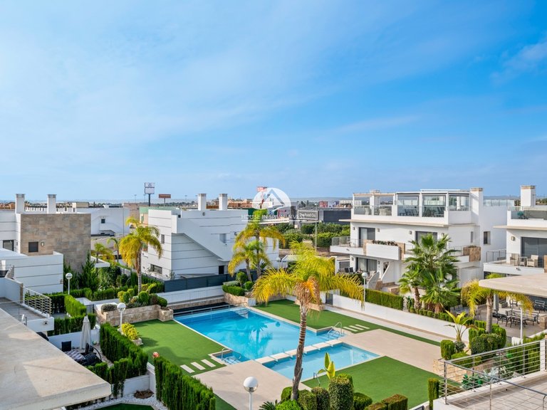 Villa for Sale in Ciudad Quesada Rojales - Ciudad Quesada, Alicante 44