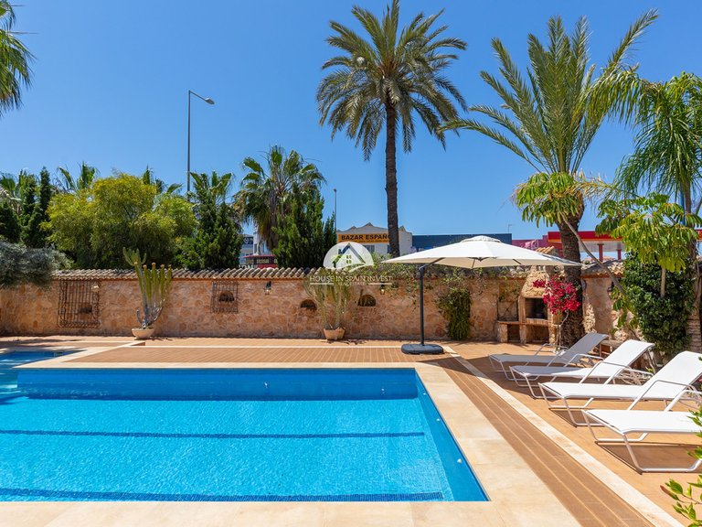 Villa for Sale in Punta Prima Orihuela Costa, Alicante 2