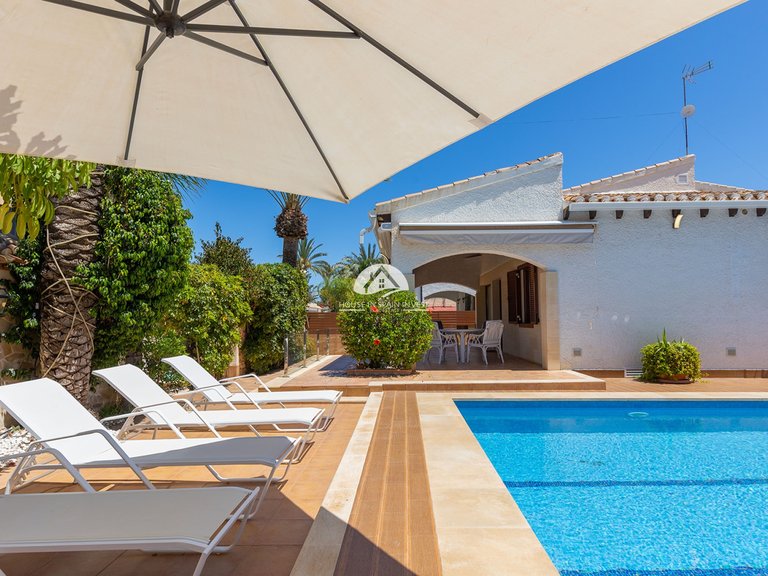 Villa for Sale in Punta Prima Orihuela Costa, Alicante 8