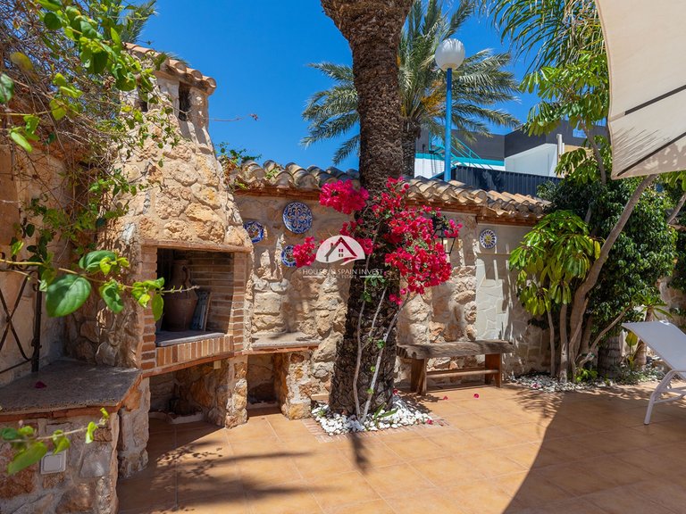 Villa for Sale in Punta Prima Orihuela Costa, Alicante 10