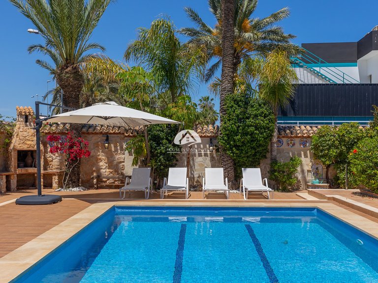 Villa for Sale in Punta Prima Orihuela Costa, Alicante 13