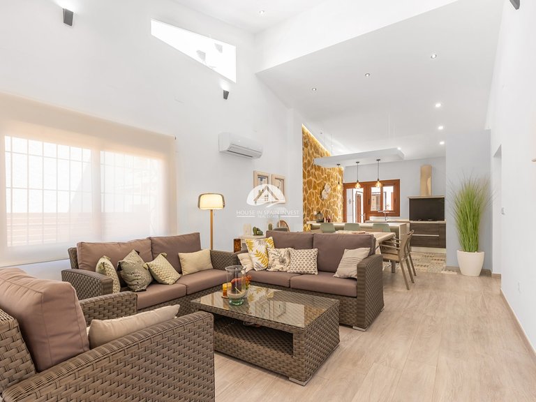 Villa for Sale in Punta Prima Orihuela Costa, Alicante 27