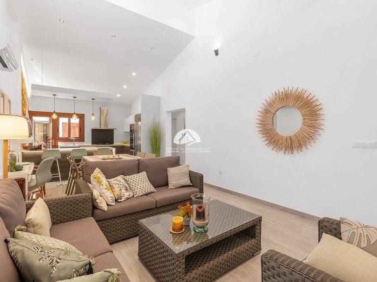 Villa for Sale in Punta Prima Orihuela Costa, Alicante 33
