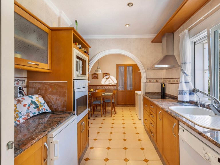 Villa for Sale in Punta Prima Torrevieja, Alicante 8