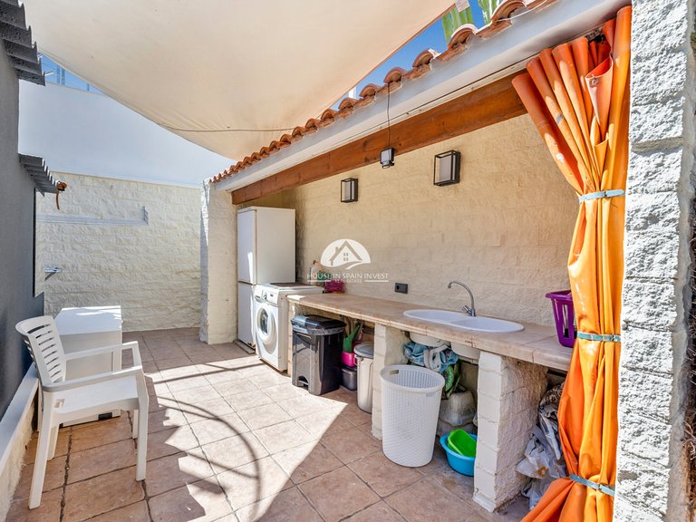 Villa for Sale in Punta Prima Torrevieja, Alicante 26