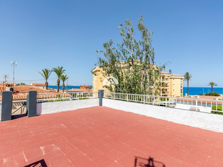 Villa for Sale in Punta Prima Torrevieja, Alicante 27