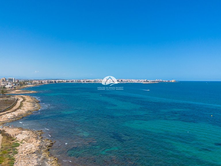 Villa for Sale in Punta Prima Torrevieja, Alicante 32
