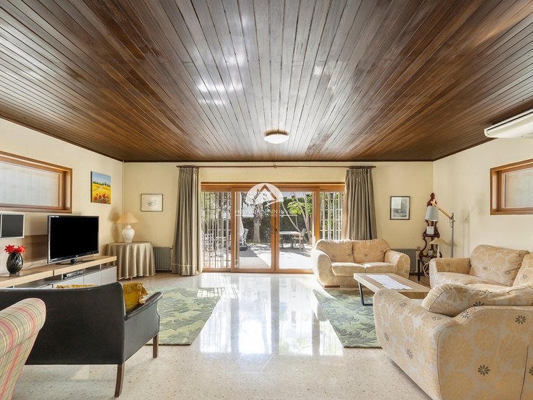 Villa for Sale in Villamartín - Las Filipinas Orihuela Costa, Alicante 2
