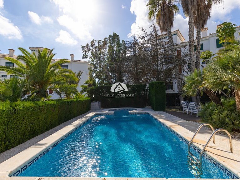 Villa for Sale in Villamartín - Las Filipinas Orihuela Costa, Alicante 12