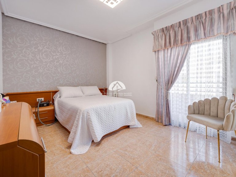 Apartment for Sale in Centro Torrevieja, Alicante 32