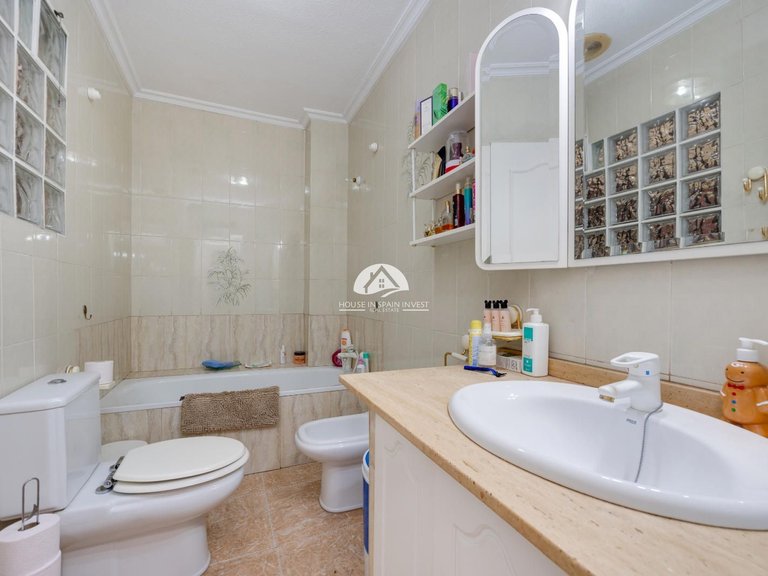 Apartment for Sale in Centro Torrevieja, Alicante 35