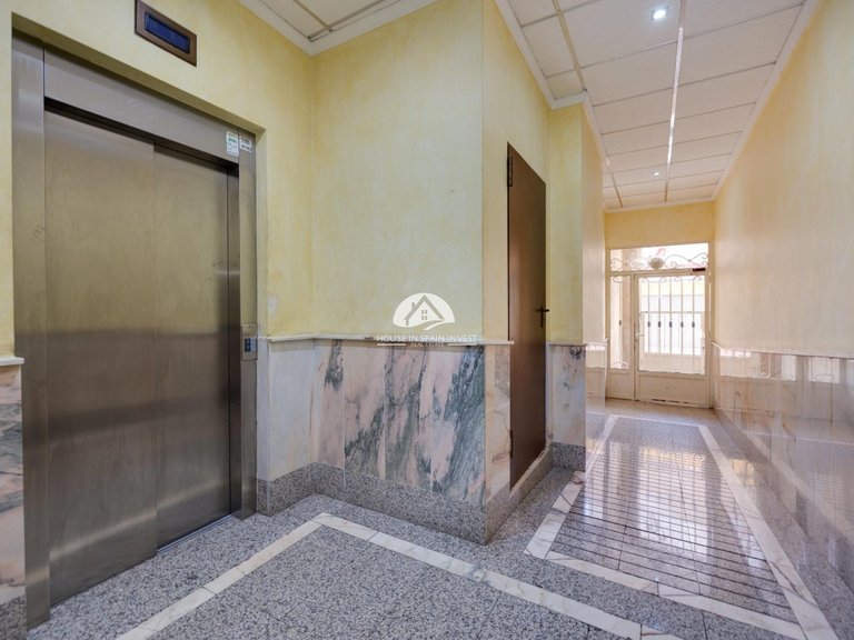Apartment for Sale in Centro Torrevieja, Alicante 38