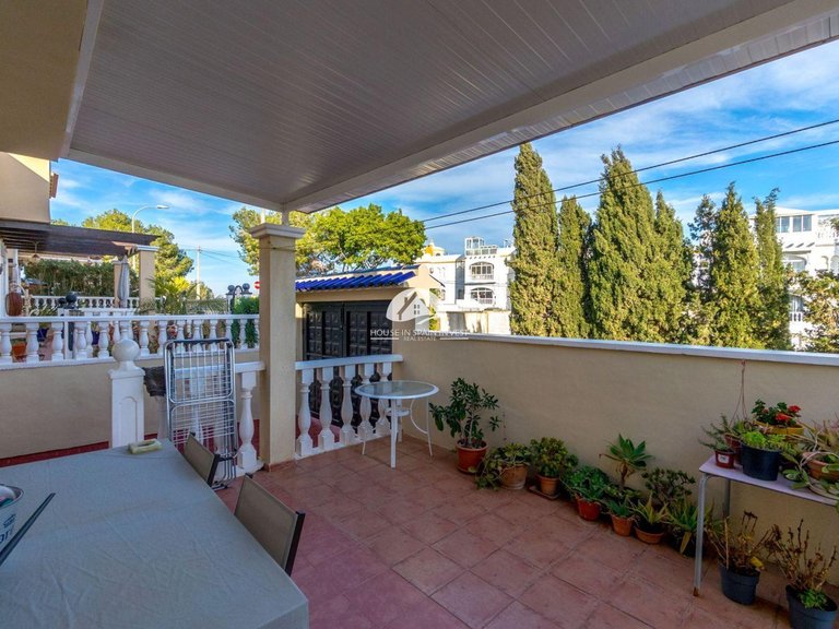 Villa for Sale in Villamartín - Las Filipinas Orihuela Costa, Alicante 3