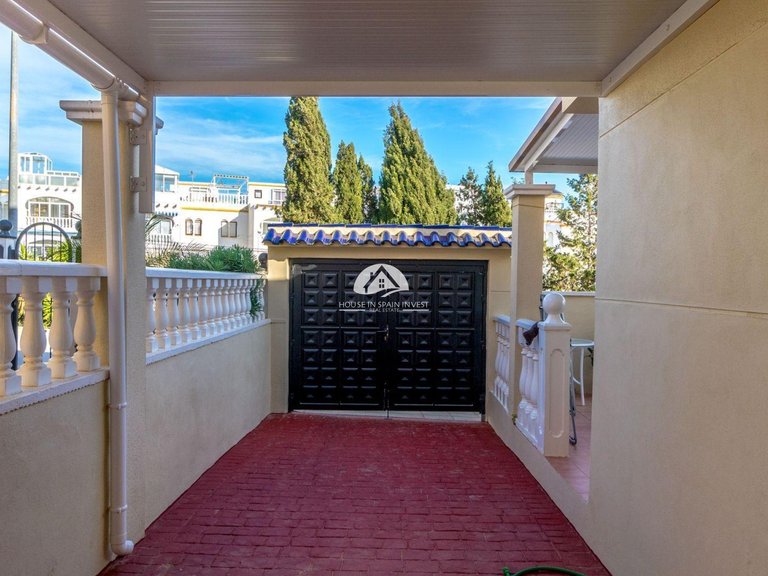 Villa for Sale in Villamartín - Las Filipinas Orihuela Costa, Alicante 6