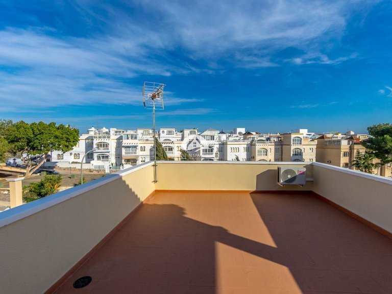 Villa for Sale in Villamartín - Las Filipinas Orihuela Costa, Alicante 23