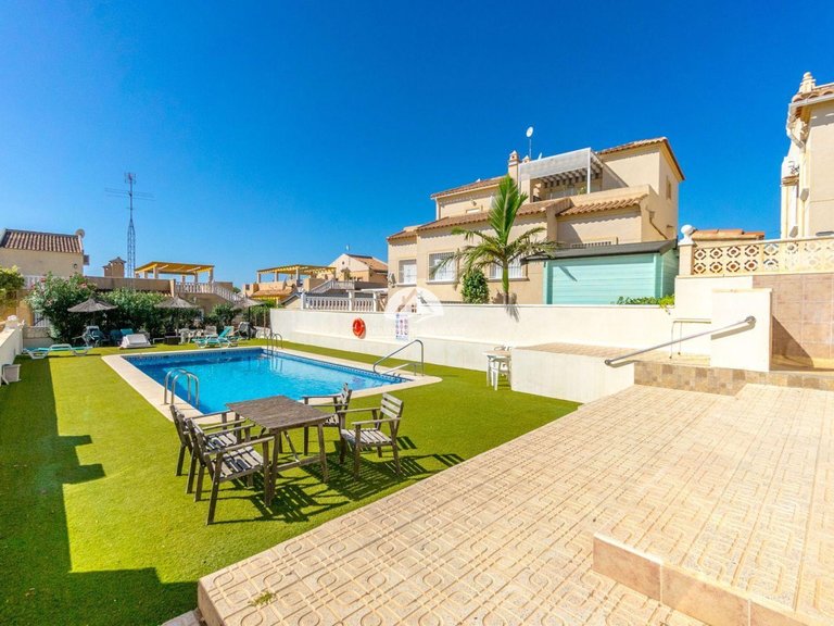 Villa for Sale in Villamartín - Las Filipinas Orihuela Costa, Alicante 29