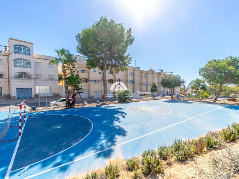 Villa for Sale in Villamartín - Las Filipinas Orihuela Costa, Alicante 37