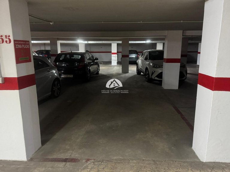 Garage for Sale in El Acequión - Los Náufragos Torrevieja, Alicante 1