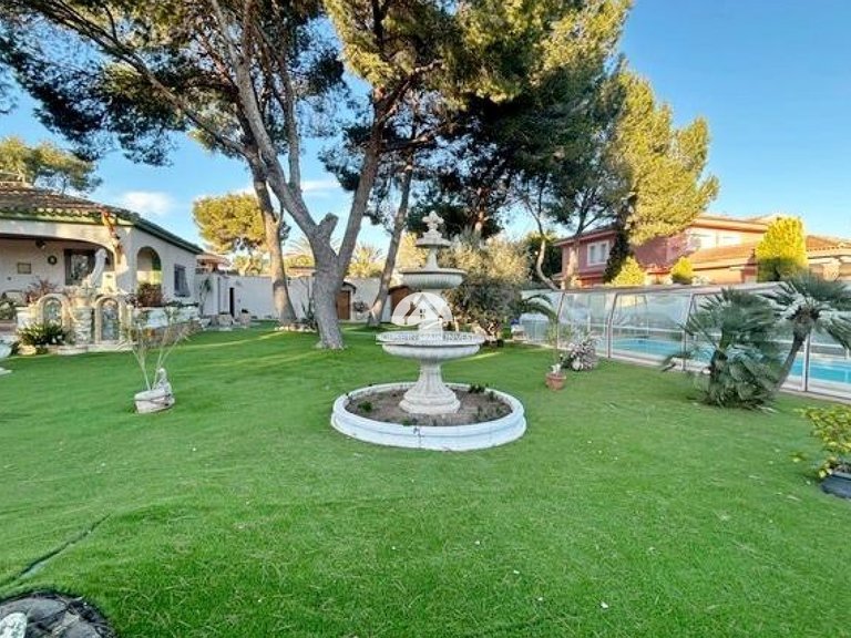 Villa for Sale in Dehesa de campoamor Orihuela Costa, Alicante 2