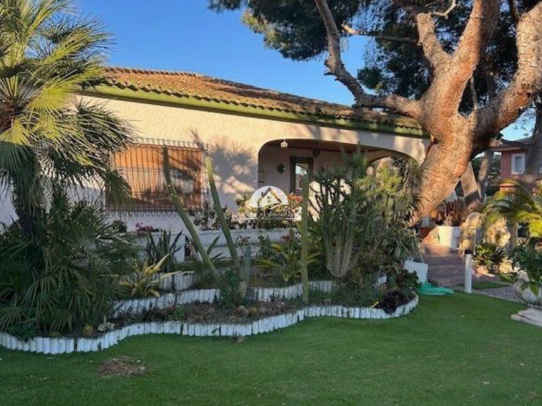 Villa for Sale in Dehesa de campoamor Orihuela Costa, Alicante 3