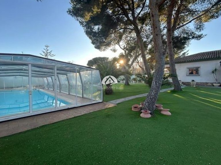 Villa for Sale in Dehesa de campoamor Orihuela Costa, Alicante 4