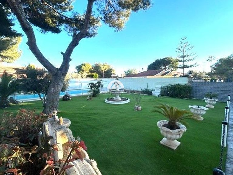 Villa for Sale in Dehesa de campoamor Orihuela Costa, Alicante 8