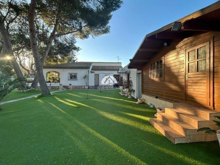 Villa for Sale in Dehesa de campoamor Orihuela Costa, Alicante 11
