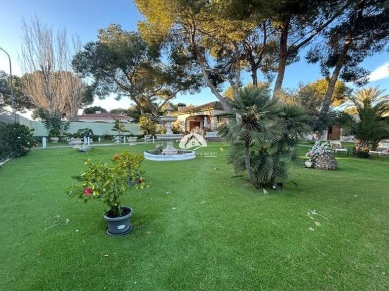 Villa for Sale in Dehesa de campoamor Orihuela Costa, Alicante 26