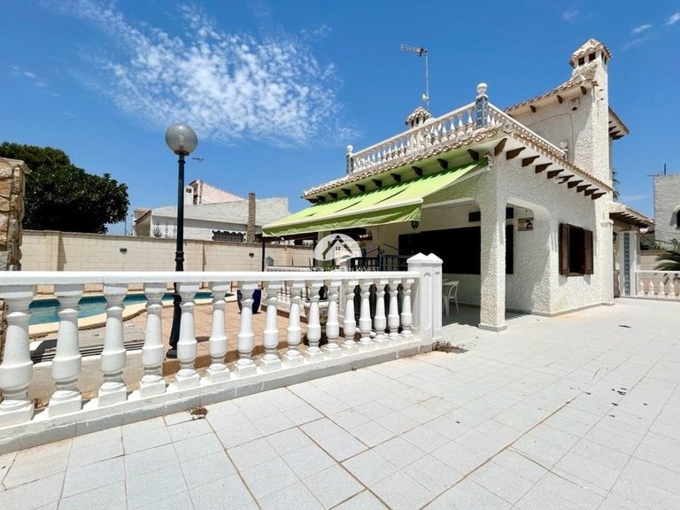 Villa for Sale in La Zenia Orihuela Costa, Alicante 2