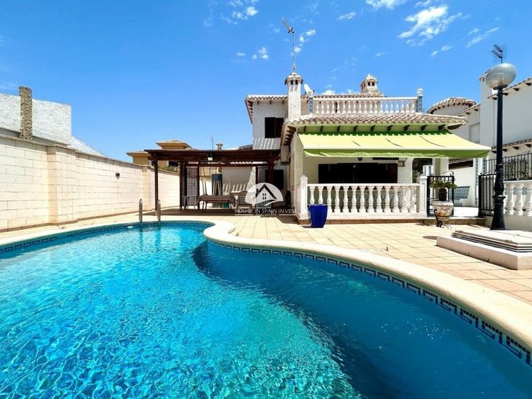 Villa for Sale in La Zenia Orihuela Costa, Alicante 20