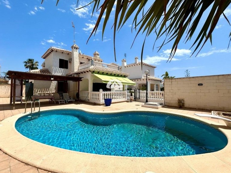 Villa for Sale in La Zenia Orihuela Costa, Alicante 21