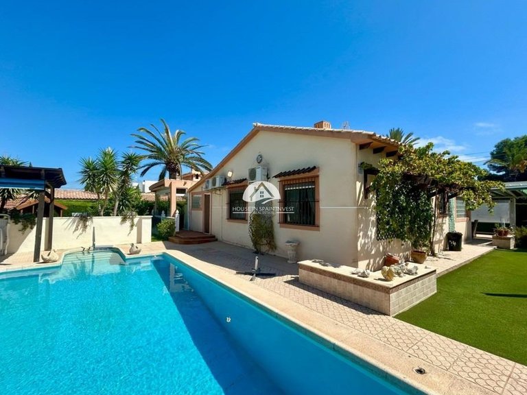Villa for Sale in Cabo Roig - La Regia Orihuela Costa, Alicante 1