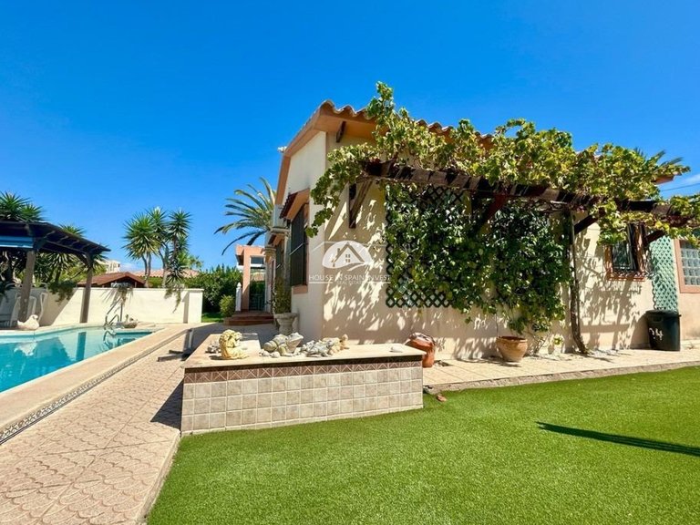 Villa for Sale in Cabo Roig - La Regia Orihuela Costa, Alicante 6