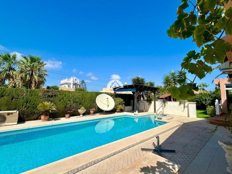 Villa for Sale in Cabo Roig - La Regia Orihuela Costa, Alicante 7