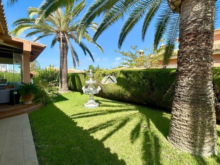 Villa for Sale in Cabo Roig - La Regia Orihuela Costa, Alicante 11