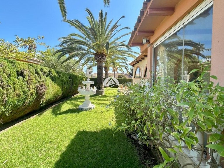Villa for Sale in Cabo Roig - La Regia Orihuela Costa, Alicante 12