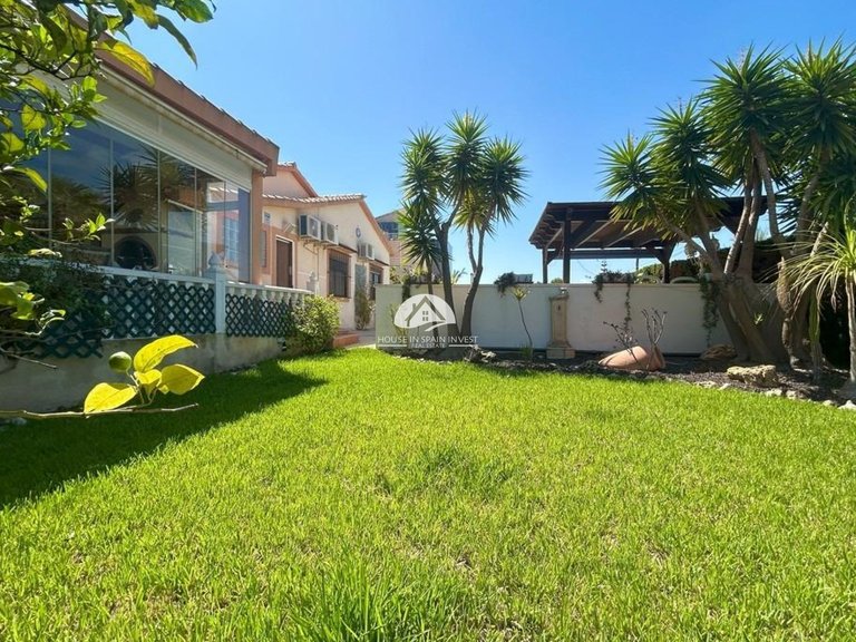 Villa for Sale in Cabo Roig - La Regia Orihuela Costa, Alicante 16