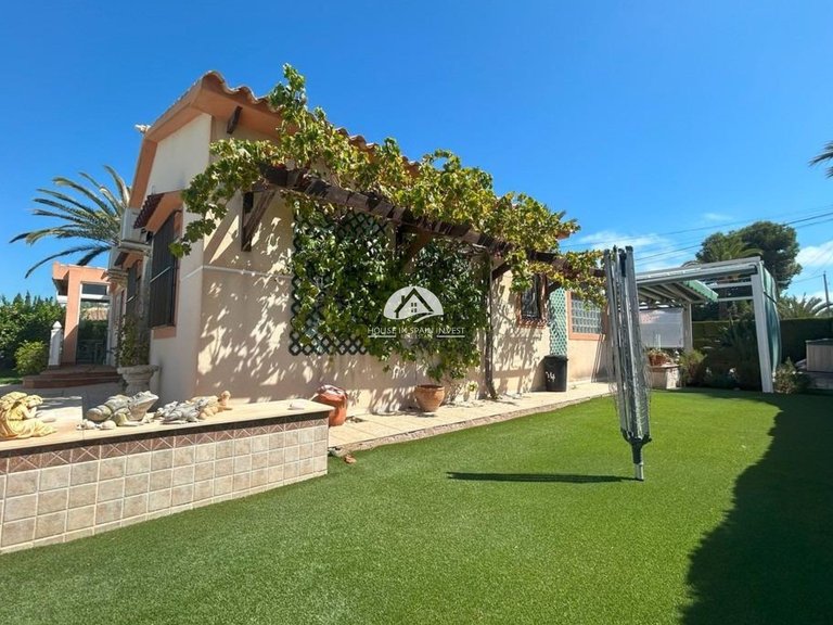 Villa for Sale in Cabo Roig - La Regia Orihuela Costa, Alicante 19