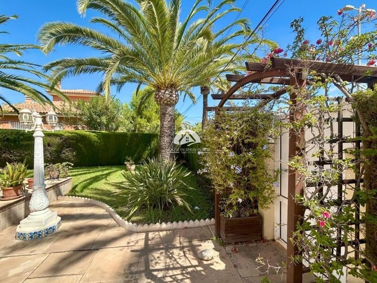 Villa for Sale in Cabo Roig - La Regia Orihuela Costa, Alicante 21