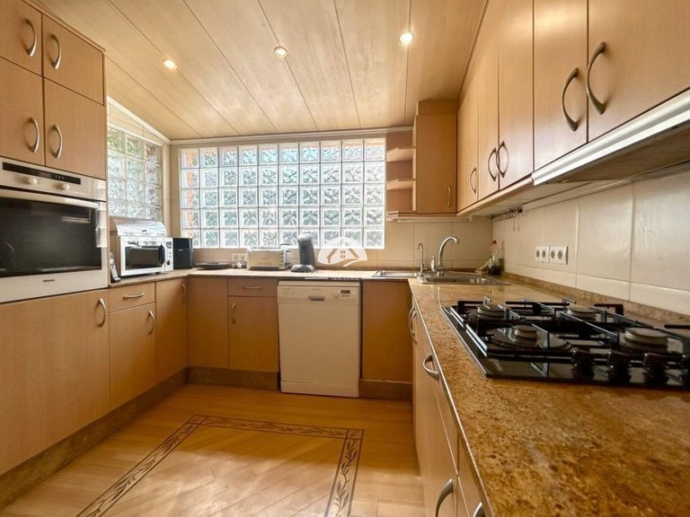 Villa for Sale in Cabo Roig - La Regia Orihuela Costa, Alicante 28