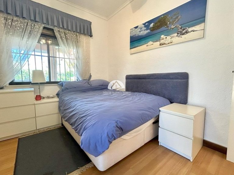 Villa for Sale in Cabo Roig - La Regia Orihuela Costa, Alicante 32