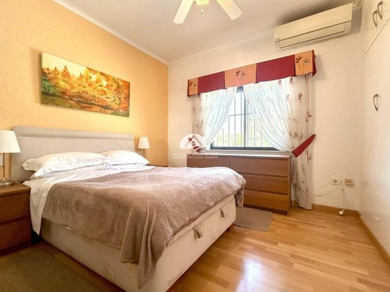 Villa for Sale in Cabo Roig - La Regia Orihuela Costa, Alicante 37