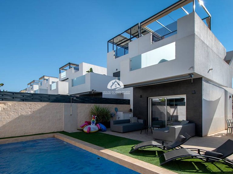 Villa for Sale in Ciudad Quesada Rojales - Ciudad Quesada, Alicante 2