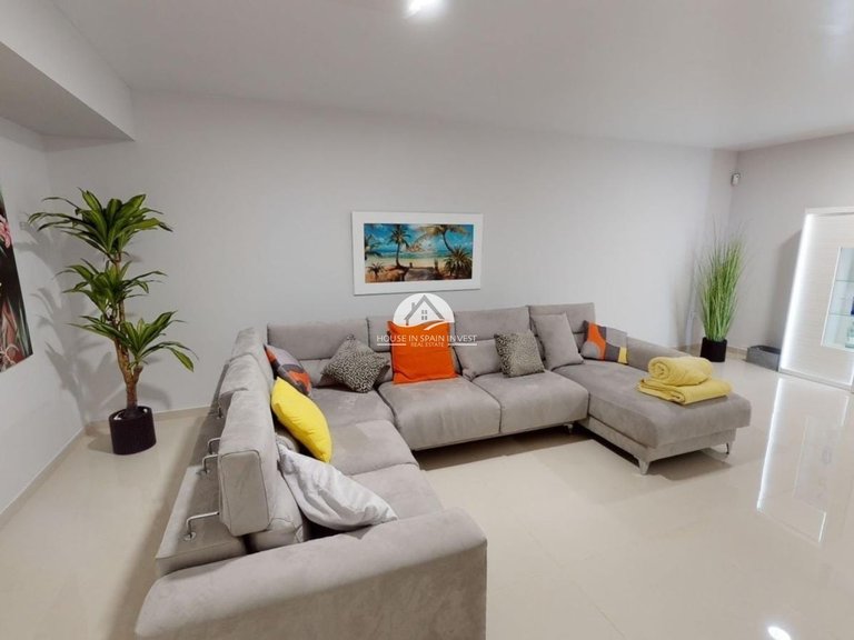 Villa for Sale in Torrevieja Torrevieja, Alicante 4