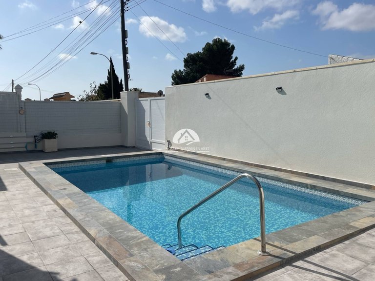 Villa for Sale in La Siesta - El Chaparral - San Luis Torrevieja, Alicante 4