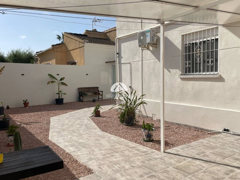 Villa for Sale in La Siesta - El Chaparral - San Luis Torrevieja, Alicante 11
