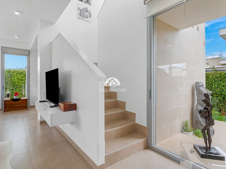 Villa for Sale in Vistabella Jacarilla, Alicante 17